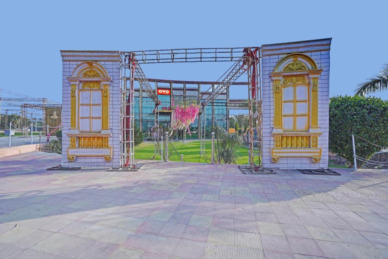 Oyo 87701 Lucky Farm Hotell Shāhpur Exteriör bild