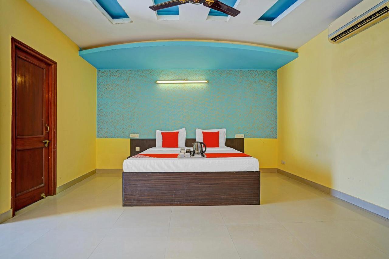 Oyo 87701 Lucky Farm Hotell Shāhpur Exteriör bild