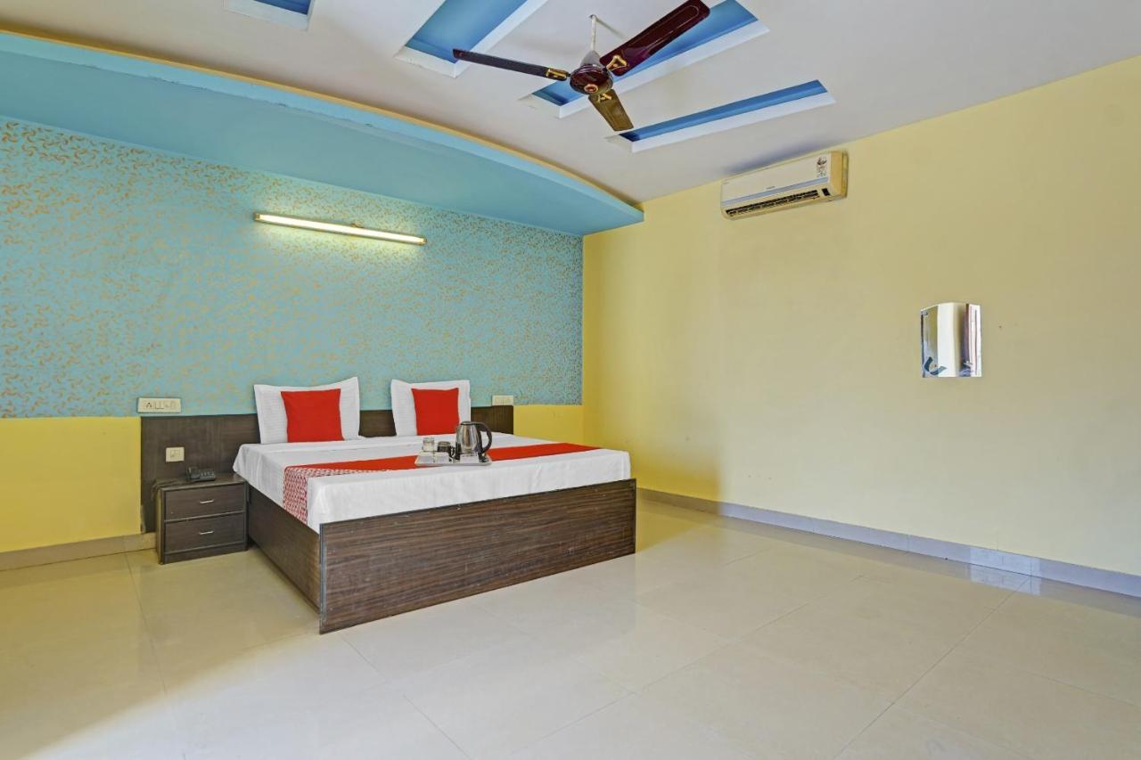 Oyo 87701 Lucky Farm Hotell Shāhpur Exteriör bild
