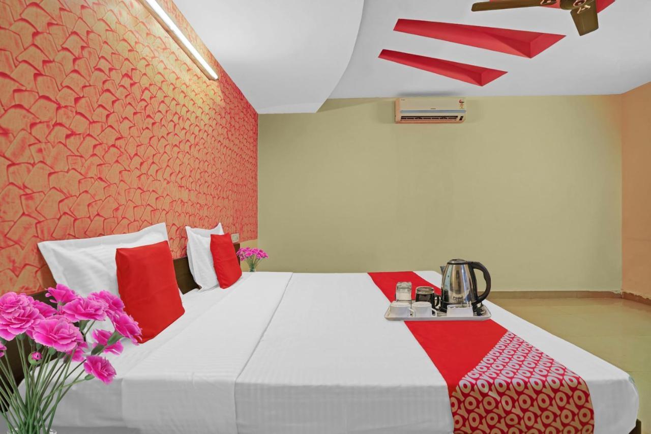 Oyo 87701 Lucky Farm Hotell Shāhpur Exteriör bild
