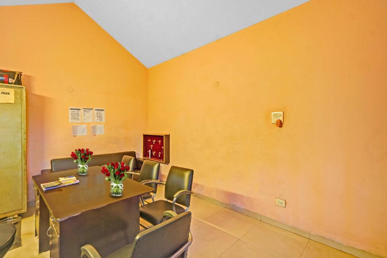Oyo 87701 Lucky Farm Hotell Shāhpur Exteriör bild
