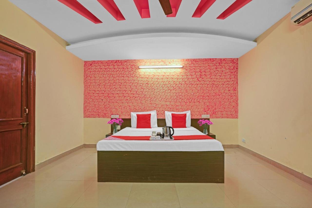 Oyo 87701 Lucky Farm Hotell Shāhpur Exteriör bild